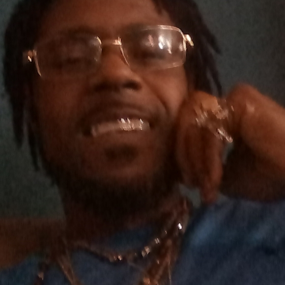 Meet your Posher, Kyle - Picture 2 of 2